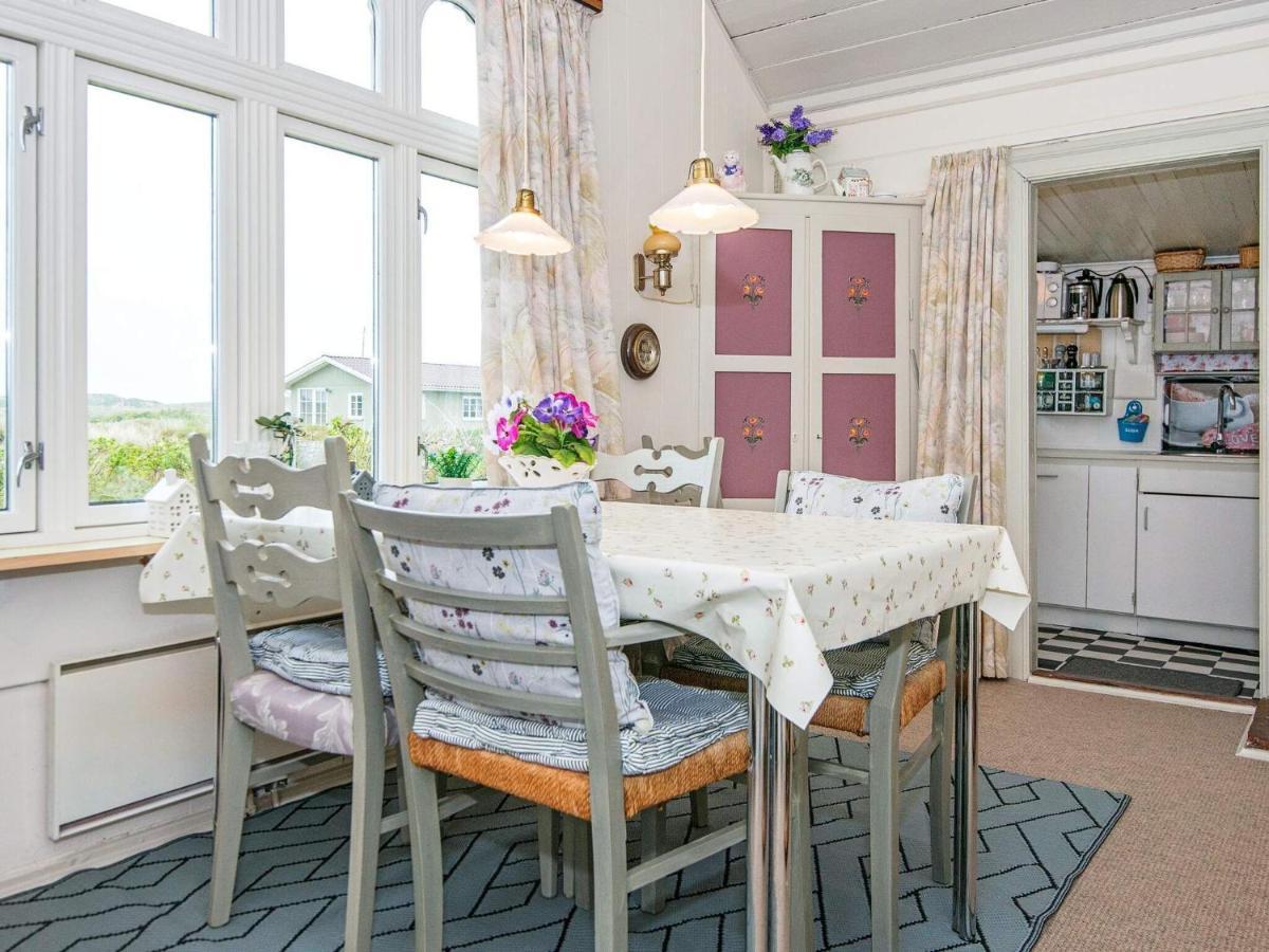 4 Person Holiday Home In R M Lakolk Exteriör bild