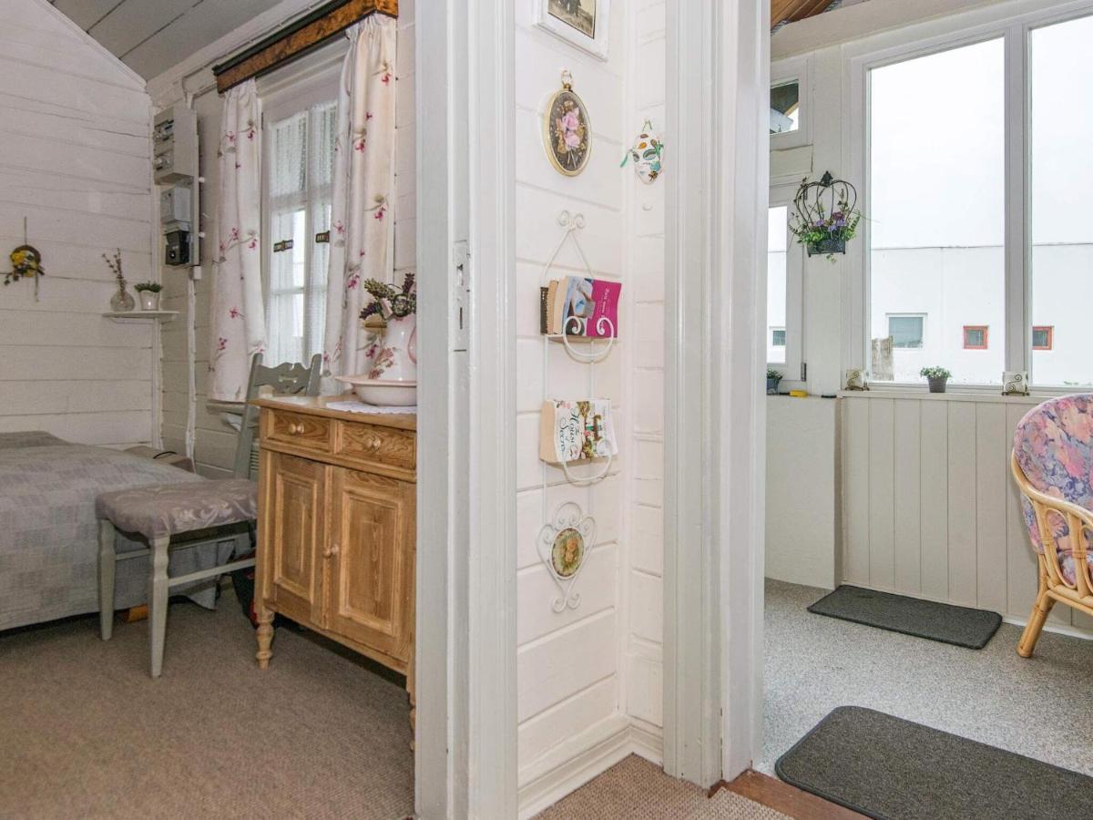 4 Person Holiday Home In R M Lakolk Exteriör bild